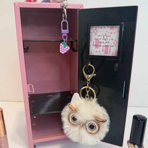 LIP LOCKER ASSORTED LIP PRODUCTS - Picture 5 of 5